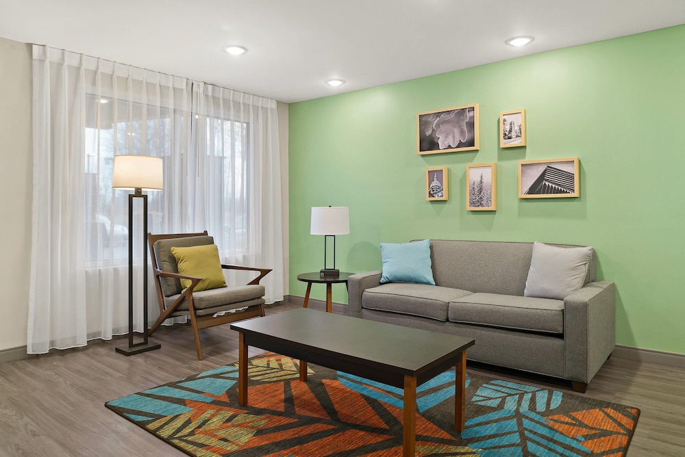 WoodSpring Suites East Lansing - University Area 27/50