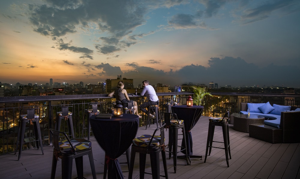 Acoustic Hotel And Spa 40/50