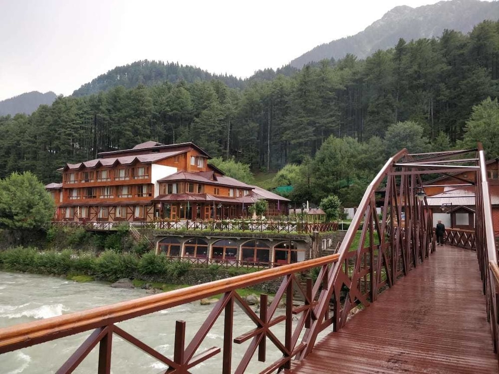HEEVAN HOTEL 43/50