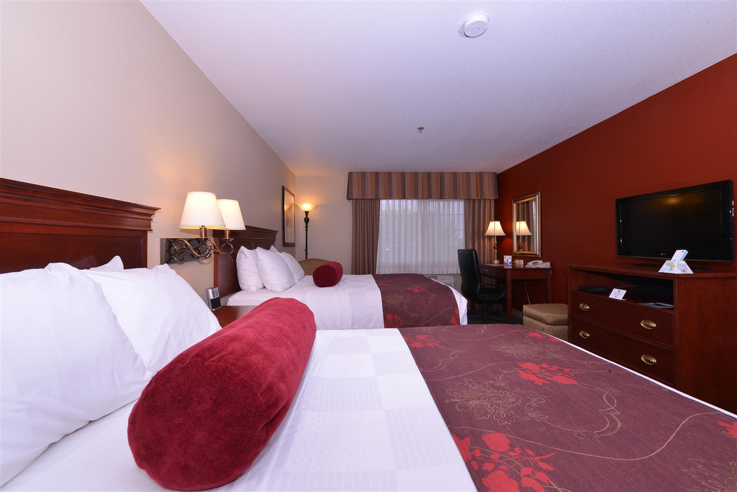 Best Western Plus Rama Inn 25/54
