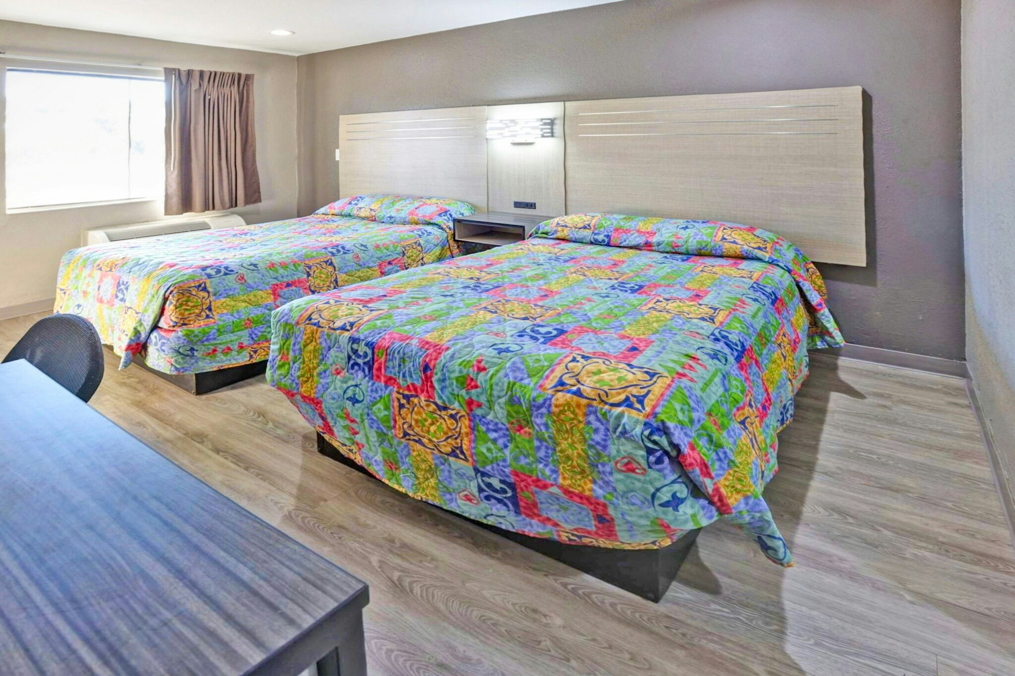 2 Double Beds Non-Smoking