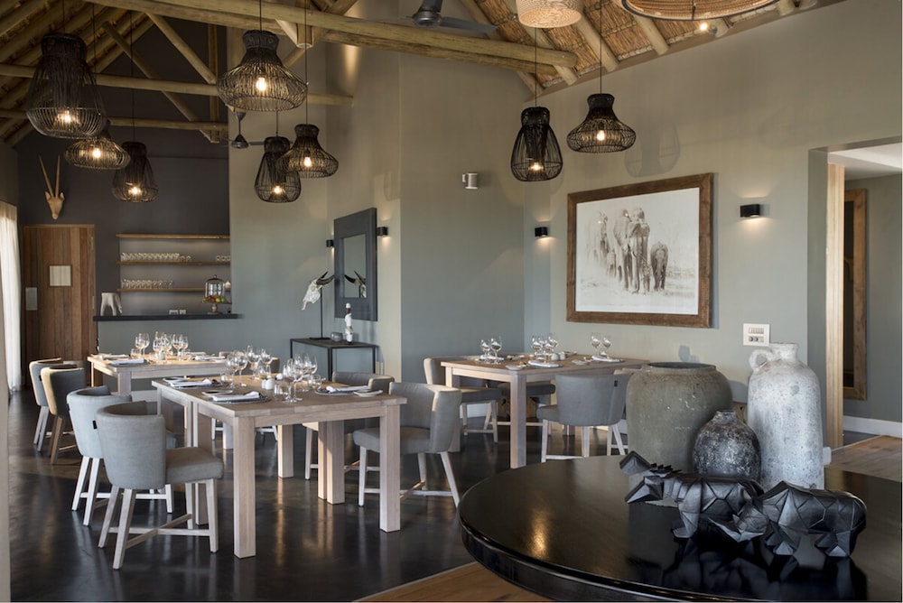 Mhondoro Game Lodge 39/50
