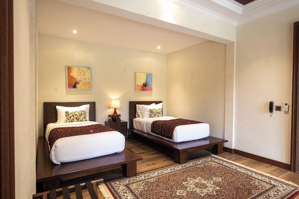 2 Bedrooms, Residence, King and Twin Beds, Beach Front