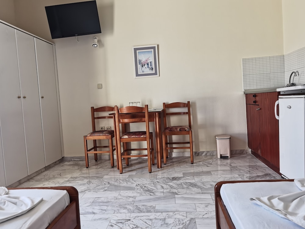 Vlycha Beach Studios & Apartments 55/71