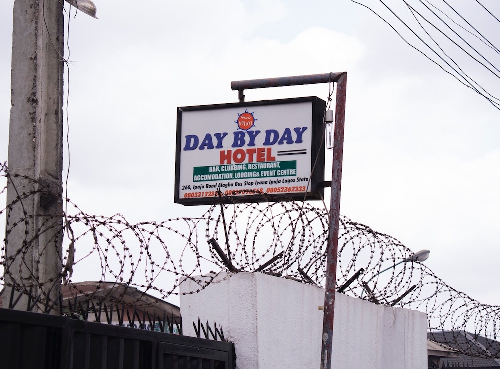 Day By Day Hotel 2/33