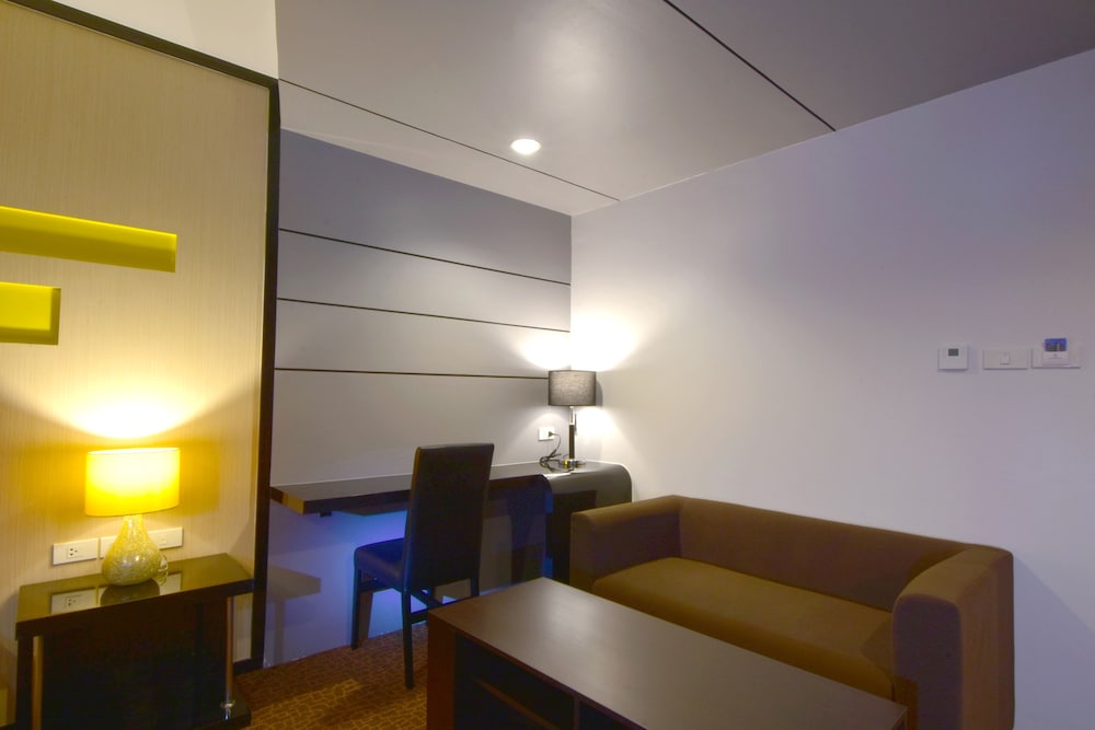 Siam Oriental Hotel 18/69