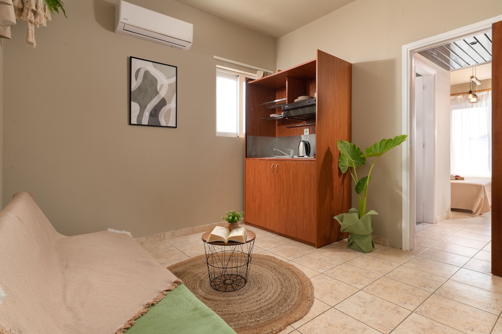Graziella Apartments 11/51