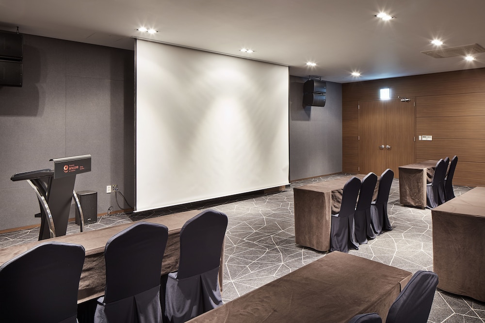 Ramada Encore by Wyndham Gimpo Han River Hotel 63/68