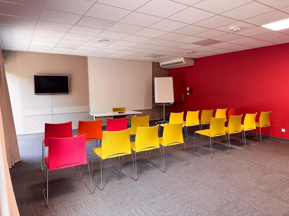 IBIS NIMES OUEST 56/67