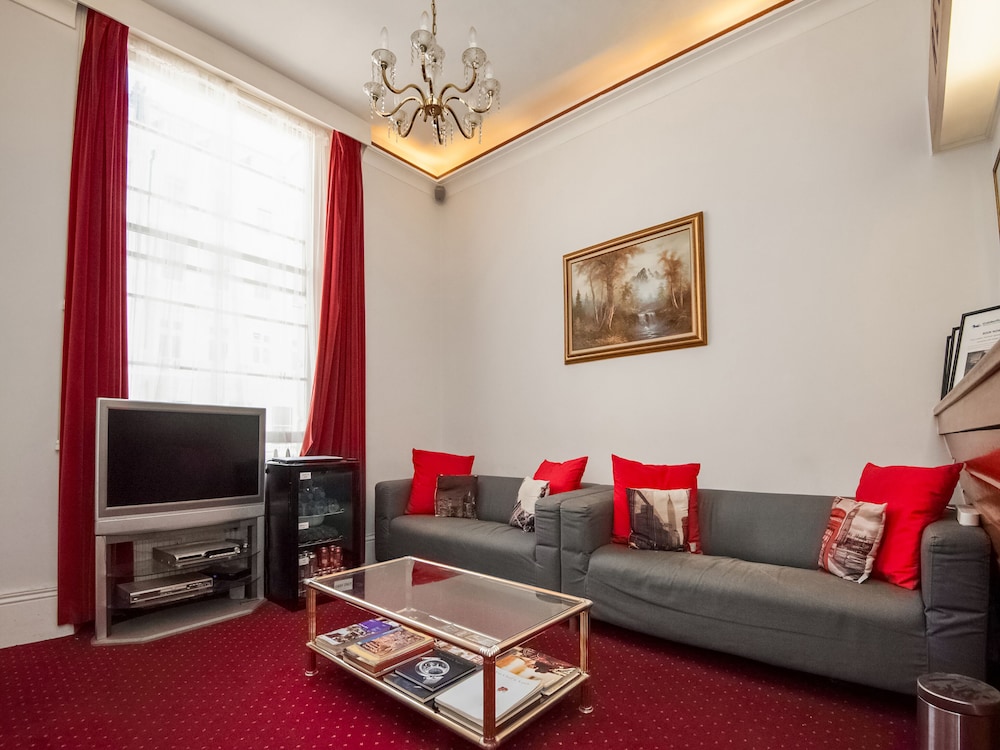 St Georges Hotel Pimlico 39/48