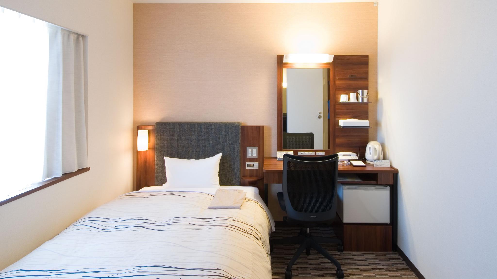 Semi Room, Standard, Single, Semi Double Bed