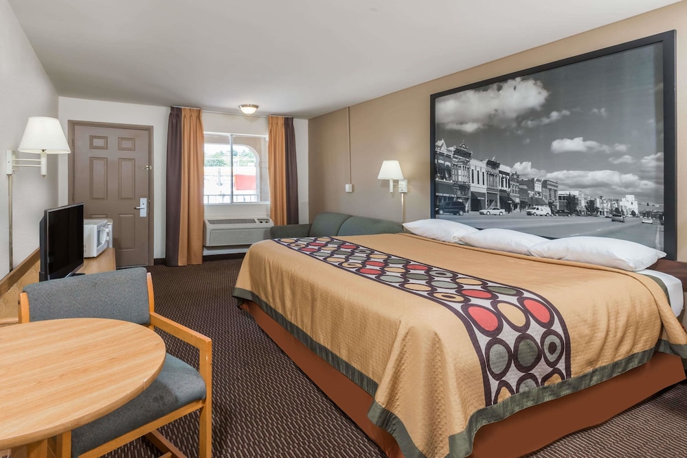 Red Lion Inn & Suites Junction City 20/29