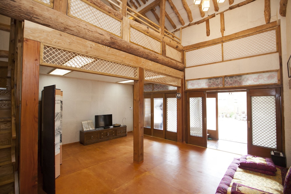 The Hanok 81/100