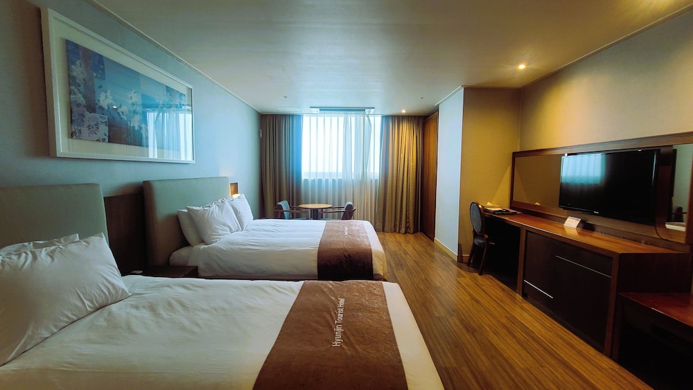 Hyunjin Tourist Hotel 25/72