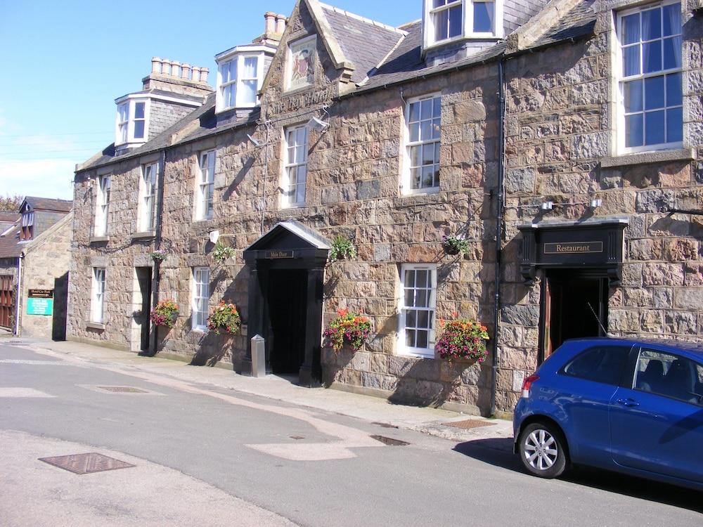 Cove Bay Hotel 56/60