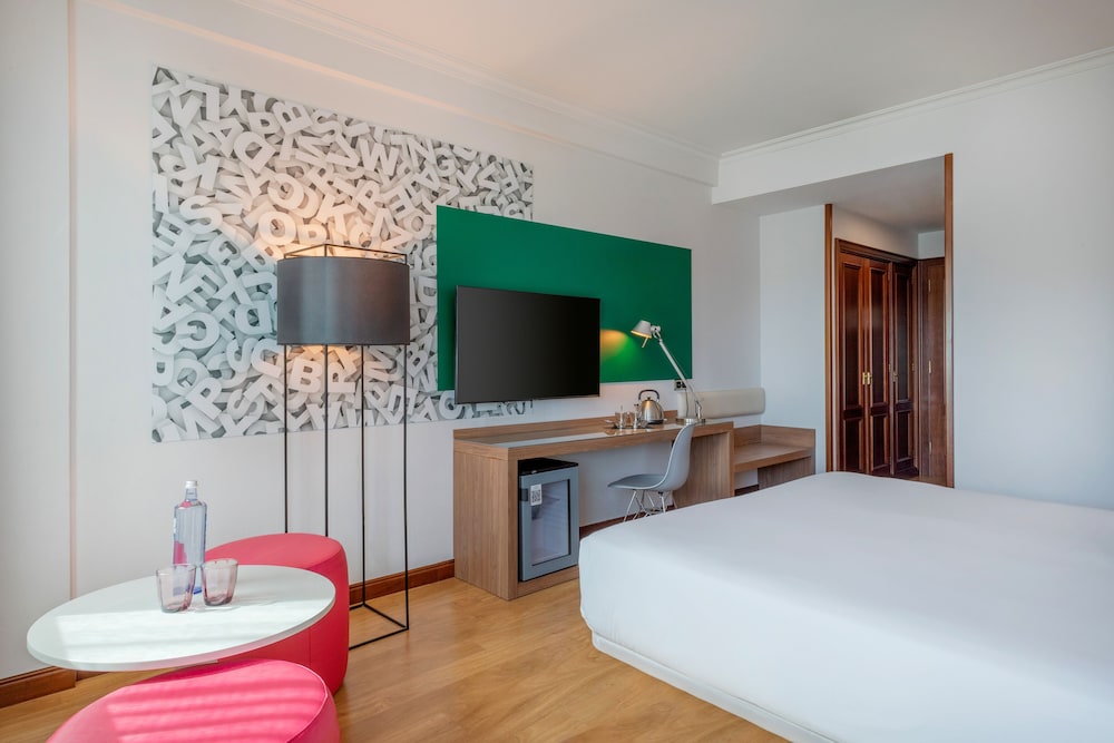Hotel Santiago Plaza Affiliated By Melia 20/81
