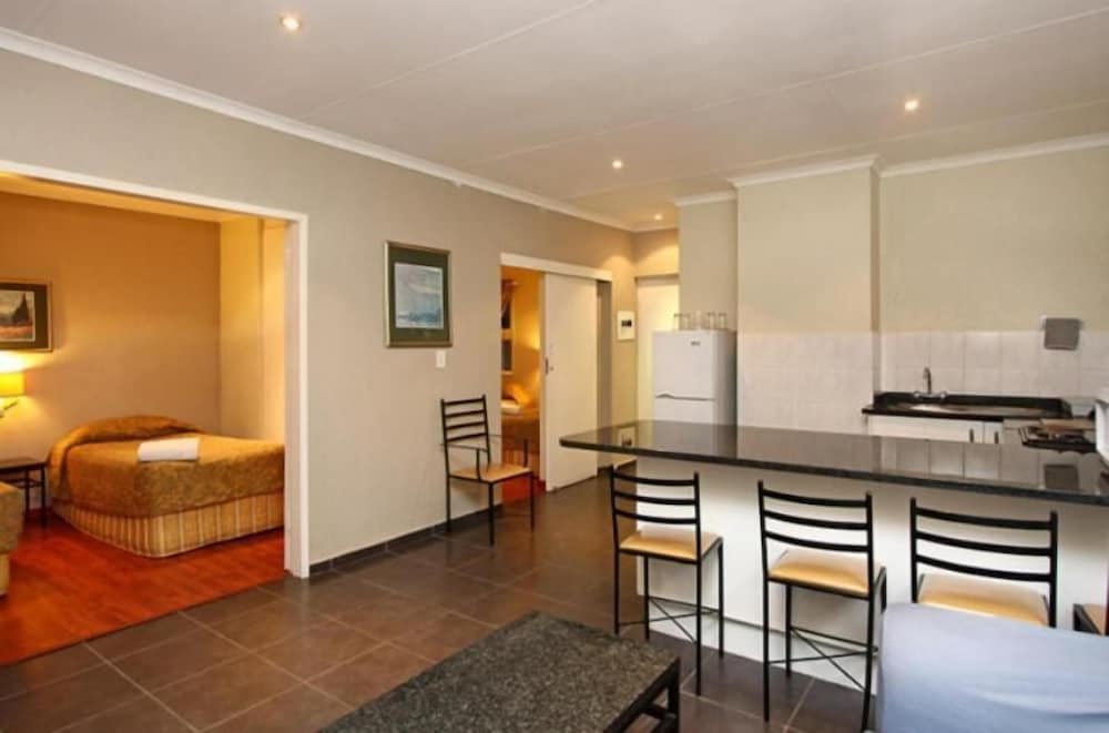 Vetho 2 Apartments OR Tambo Airport 23/31