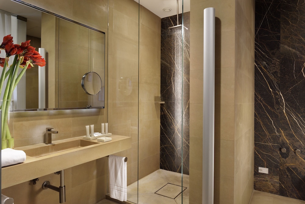 Palazzo Montemartini Rome, A Radisson Collection Hotel 12/77