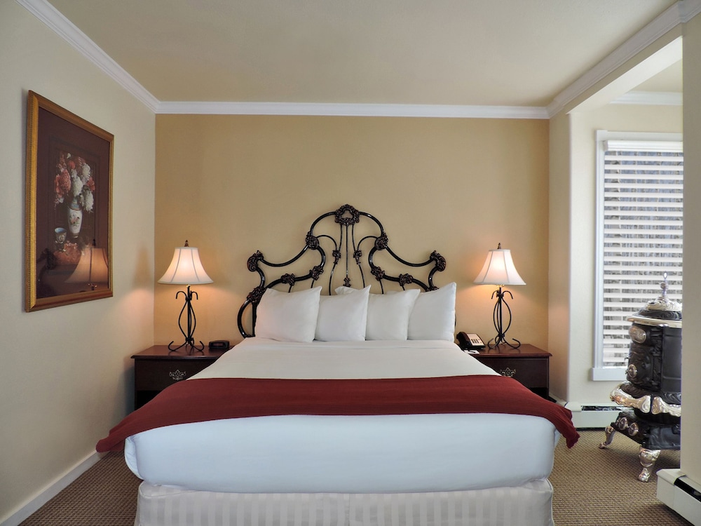 Victorian Inn 8/44