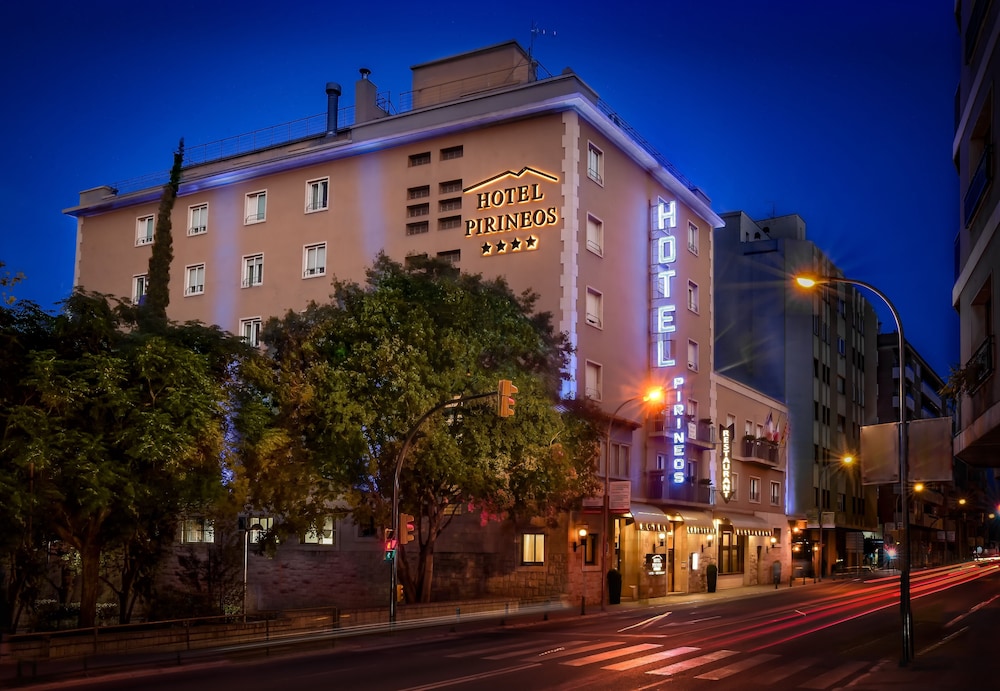 Hotel Pirineos Figueres 2/48