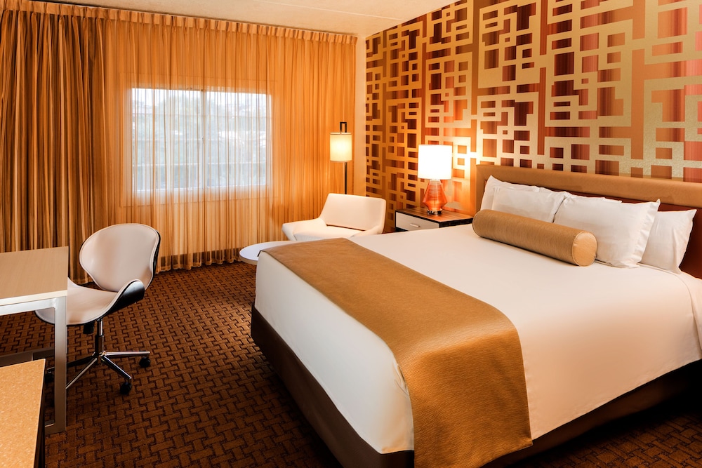 Opulence, Resort, King Bed
