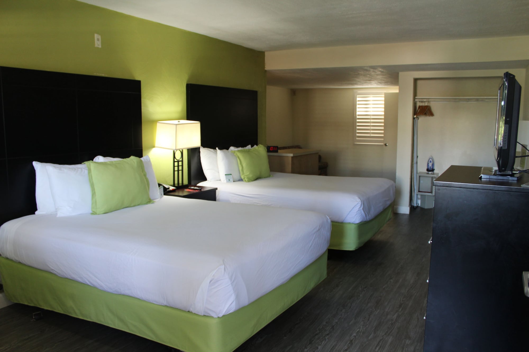 غرفة ديلوكس بسريرين كوين، Old Town Western Inn & Suites 5/10