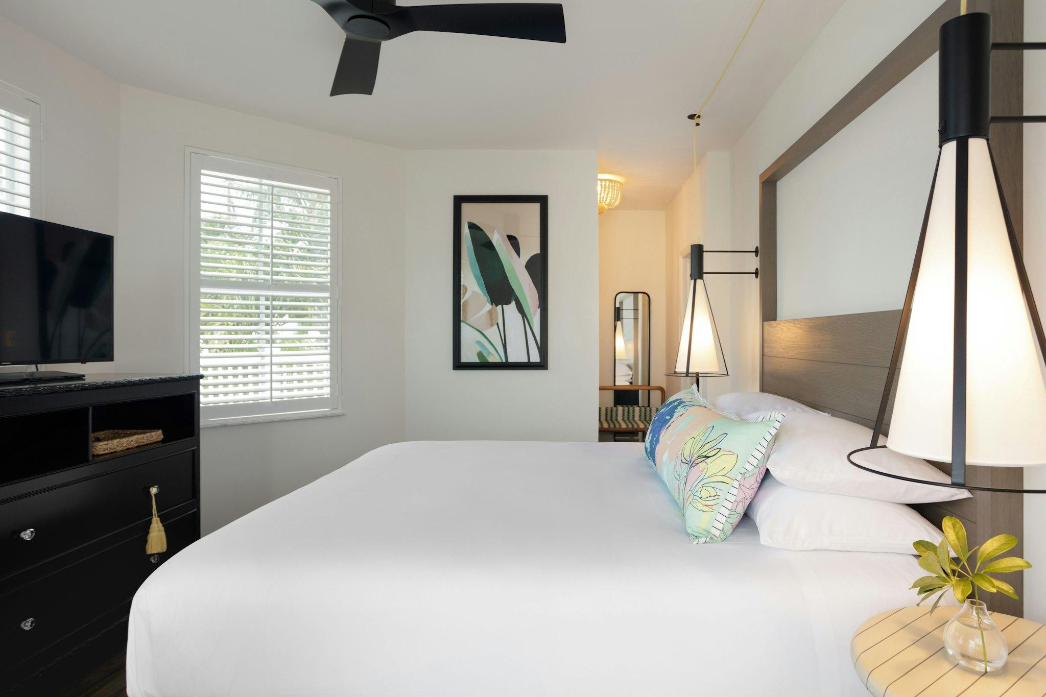 2 BEDROOMS, SUITE