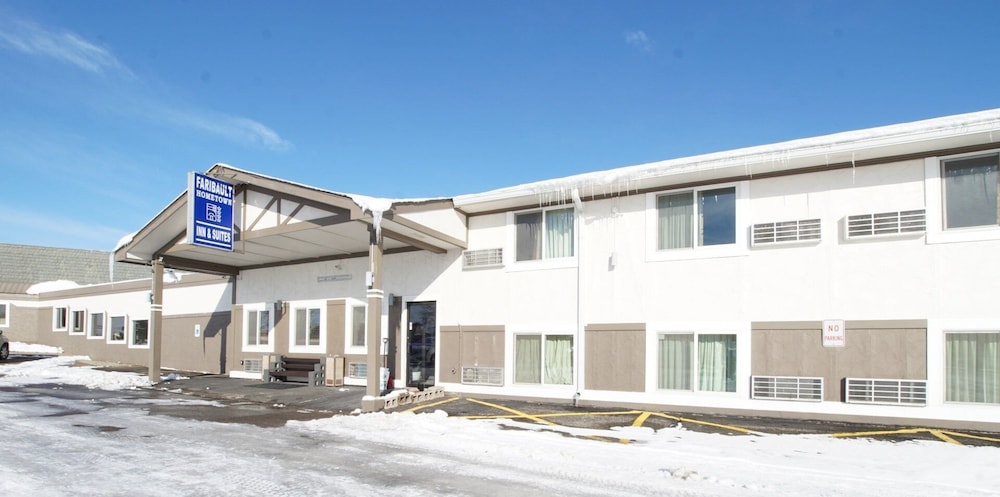 Faribault Hometown Inn & Suites 1/41