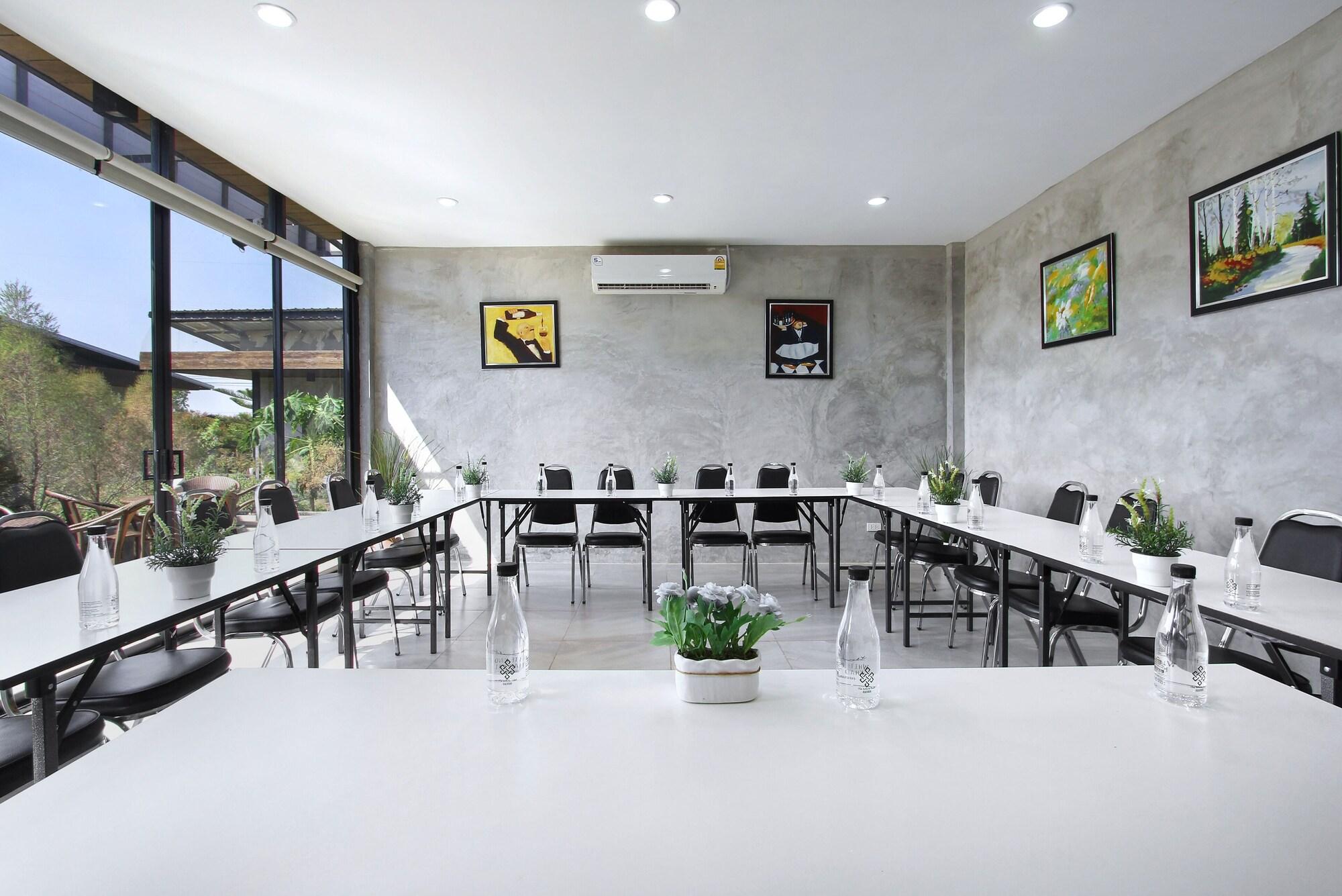 White Knot Khao Yai 35/50