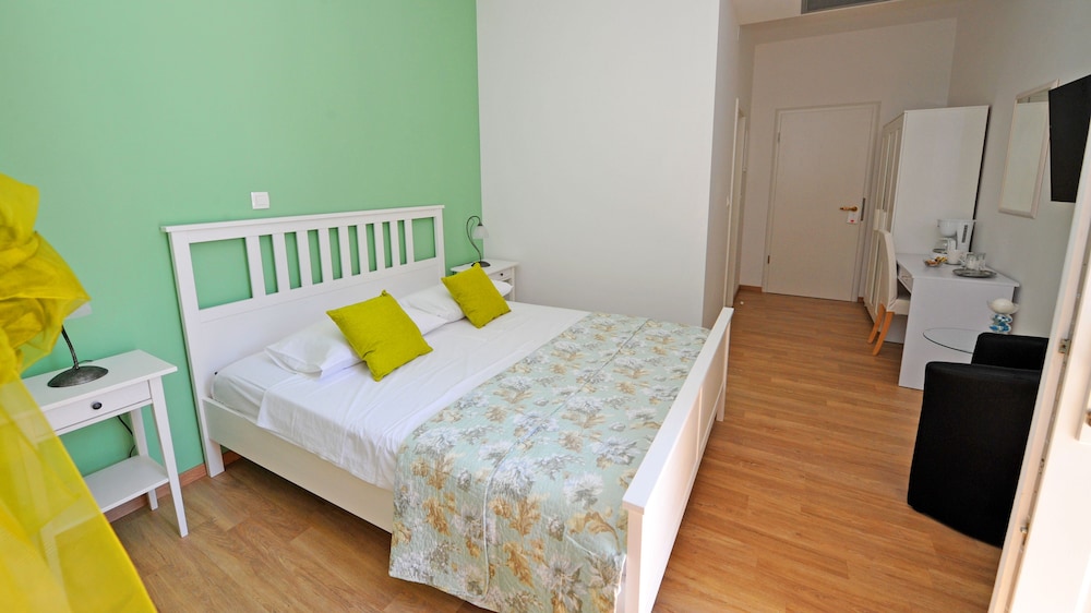Nirvana Luxury Rooms 40/82