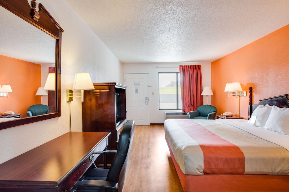 Motel6 White House, TN 16/48