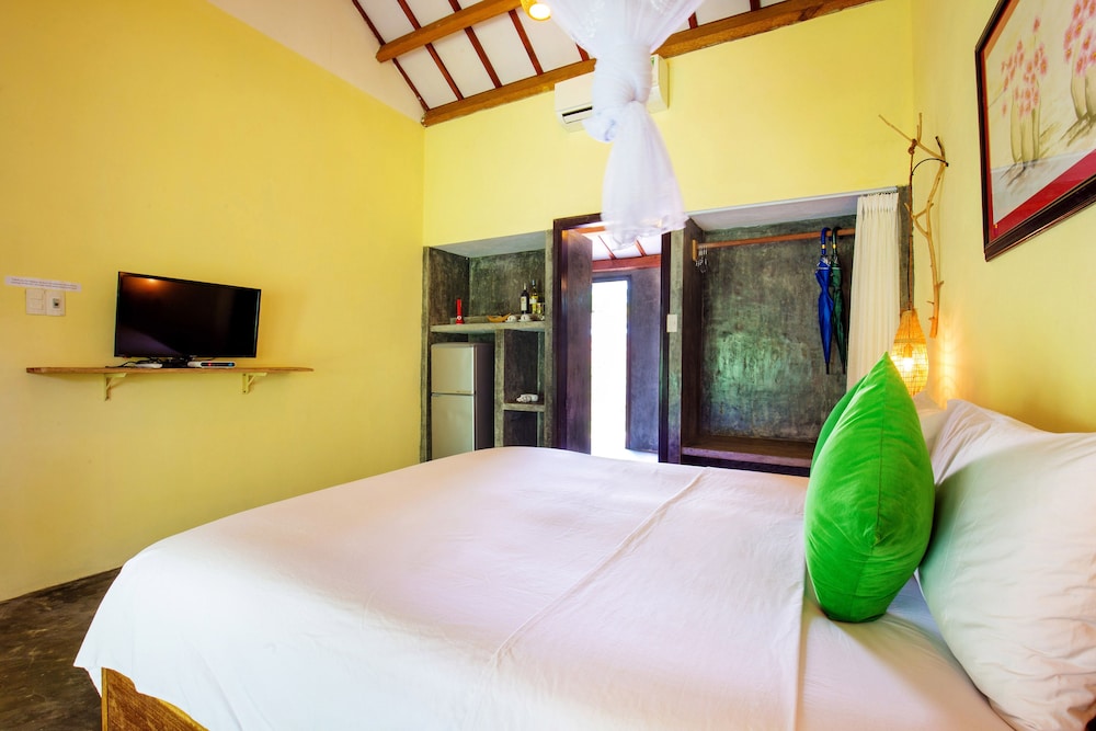 Red Flower Cottages Homestay 24/72