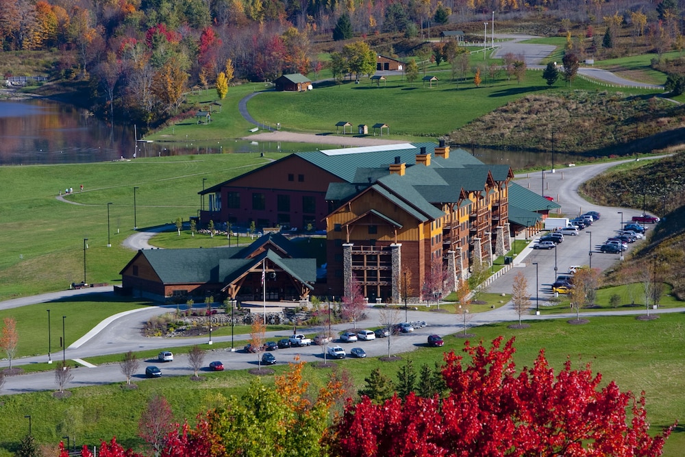 Hope Lake Lodge Indoor Waterpark 44/50