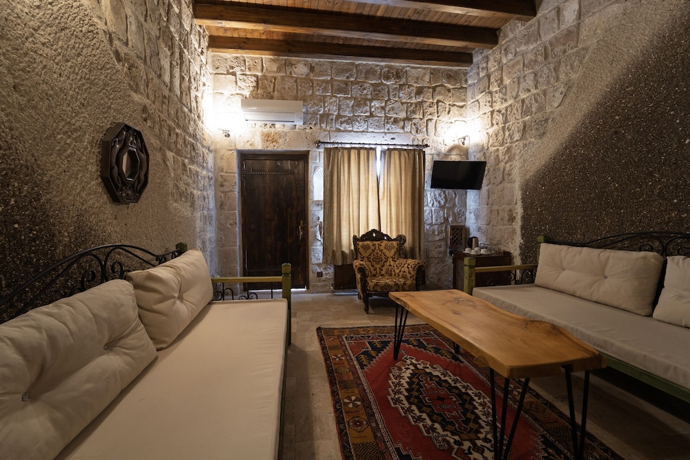 Grand Cave Suites 27/50