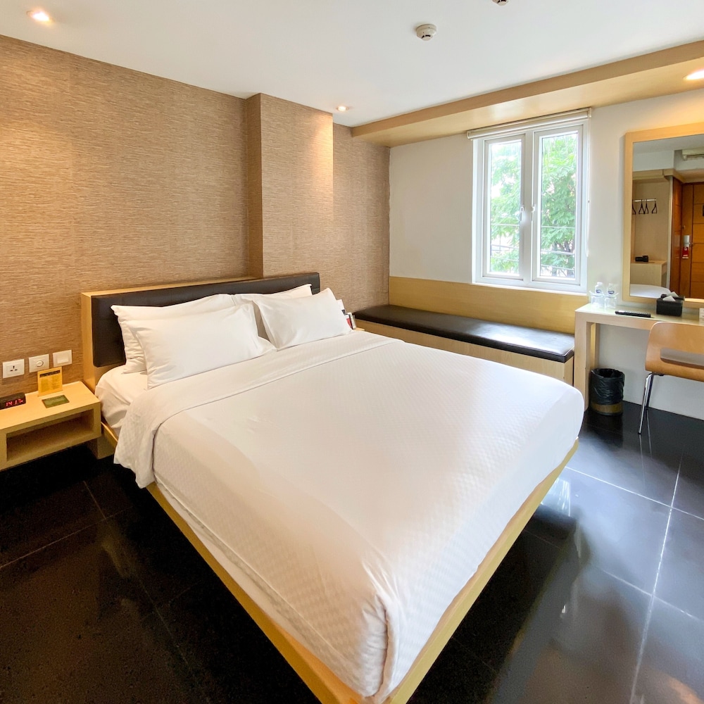 M Hotel Jakarta 37/67