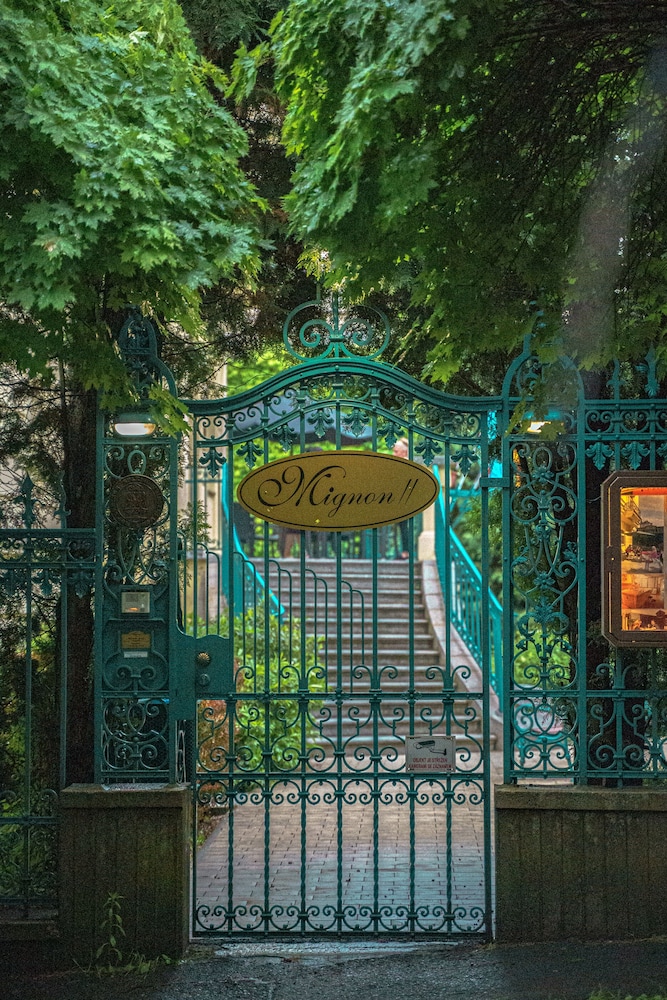 Hotel Mignon 3/46