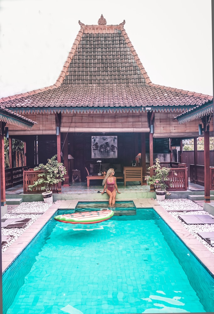 VILLA BERAWA BALI 9/77