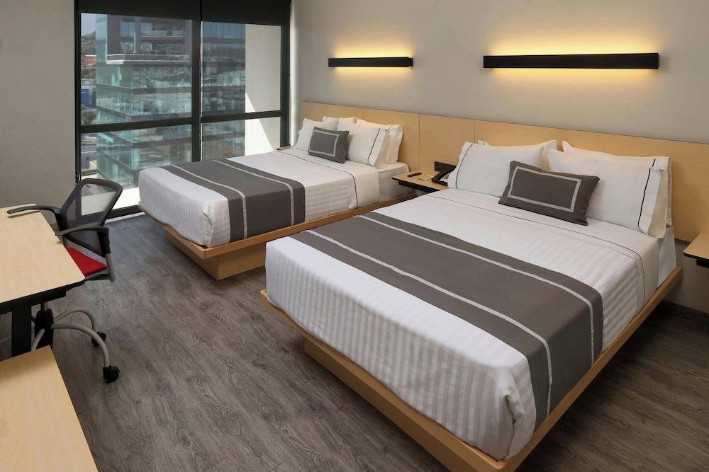 City Express Plus by Marriott Monterrey Galerias 11/32