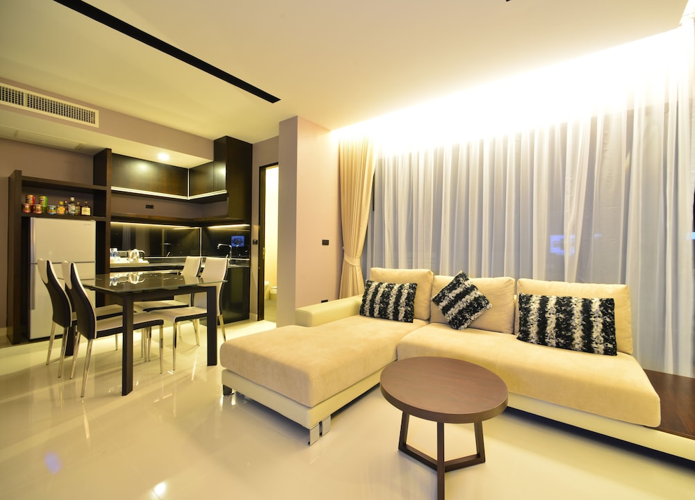 The Charm Resort Phuket 29/50