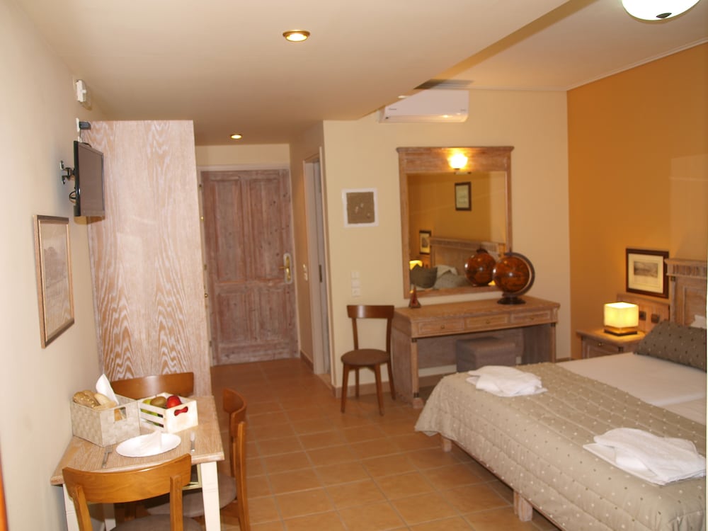Mylos Hotel & Apartments 25/50