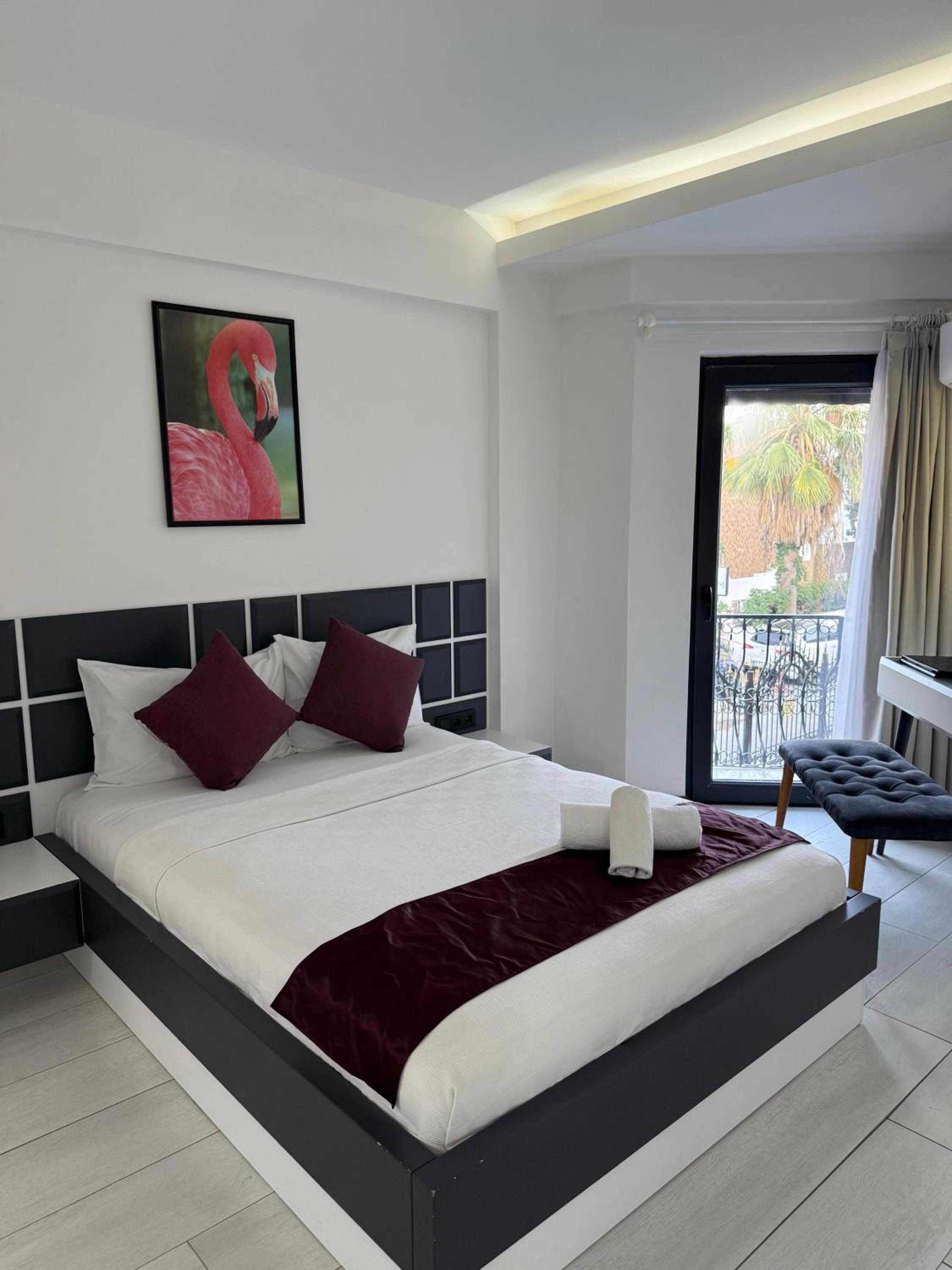 Suite, Apartment