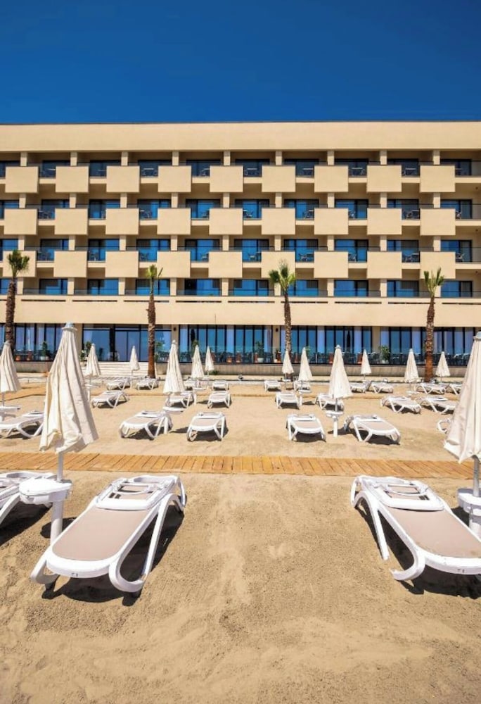 Amara Hotel & SPA 48/50