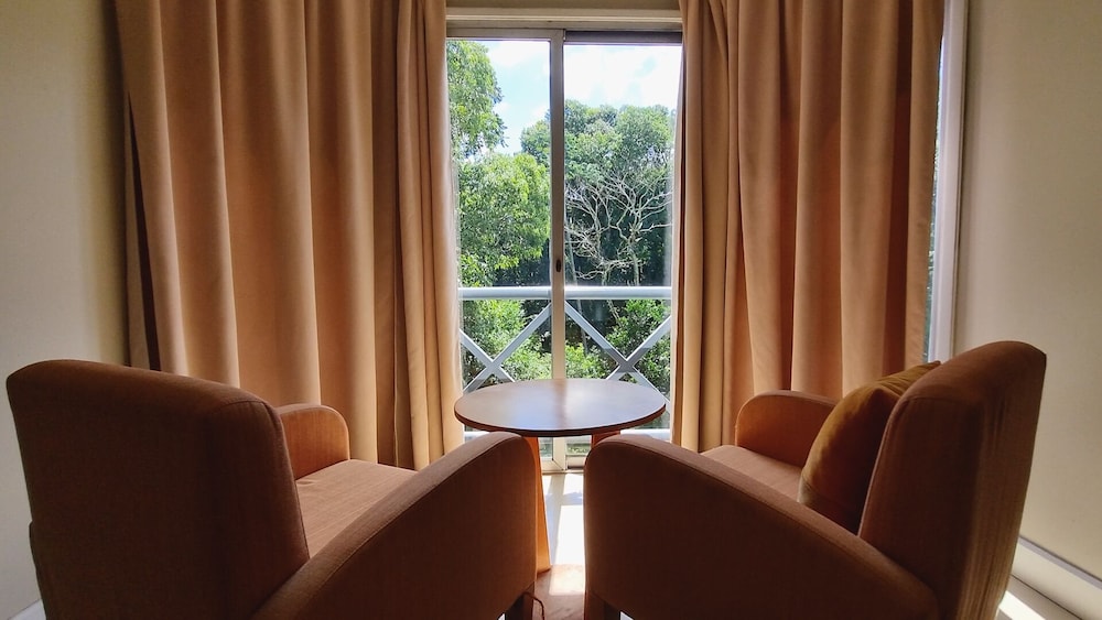 HOTEL TROPICAL 37/59