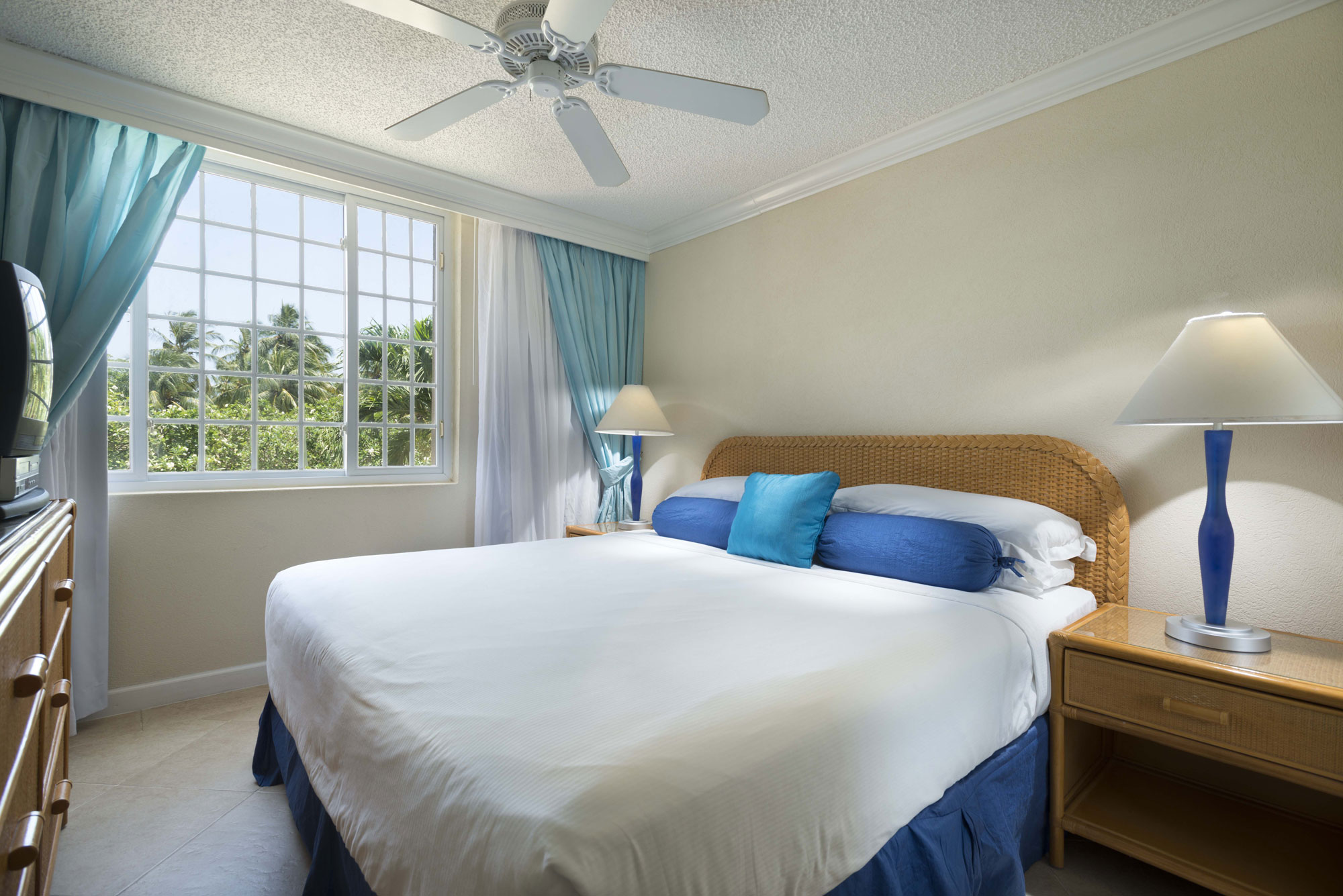 1 Bedroom, Garden, Single, King Bed, Sofa