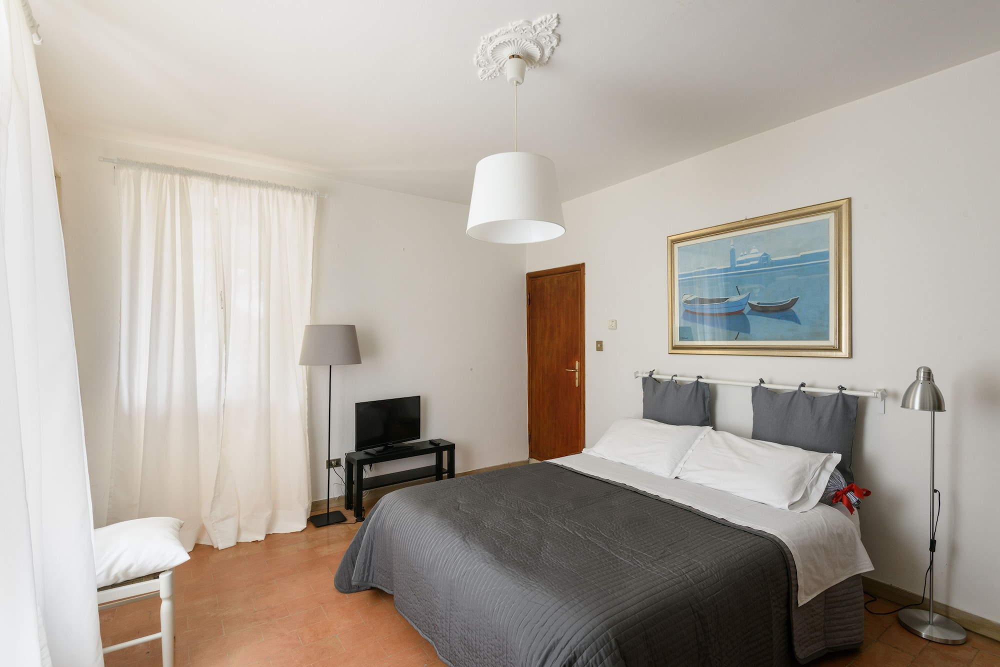 ROMANTIC, APARTMENT, KING BED, KITCHEN