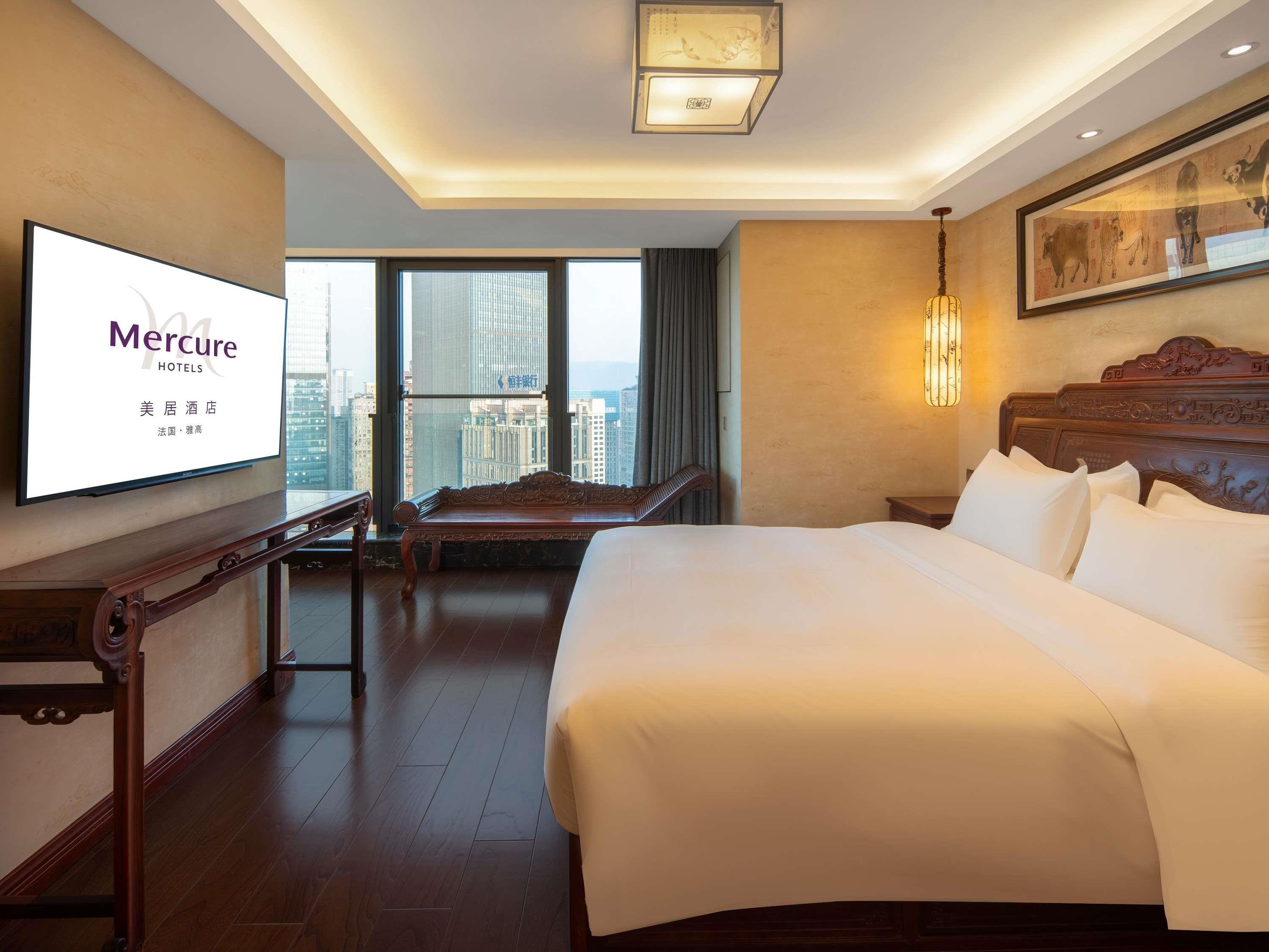 High Altitude, Deluxe, Suite, King Bed, City View