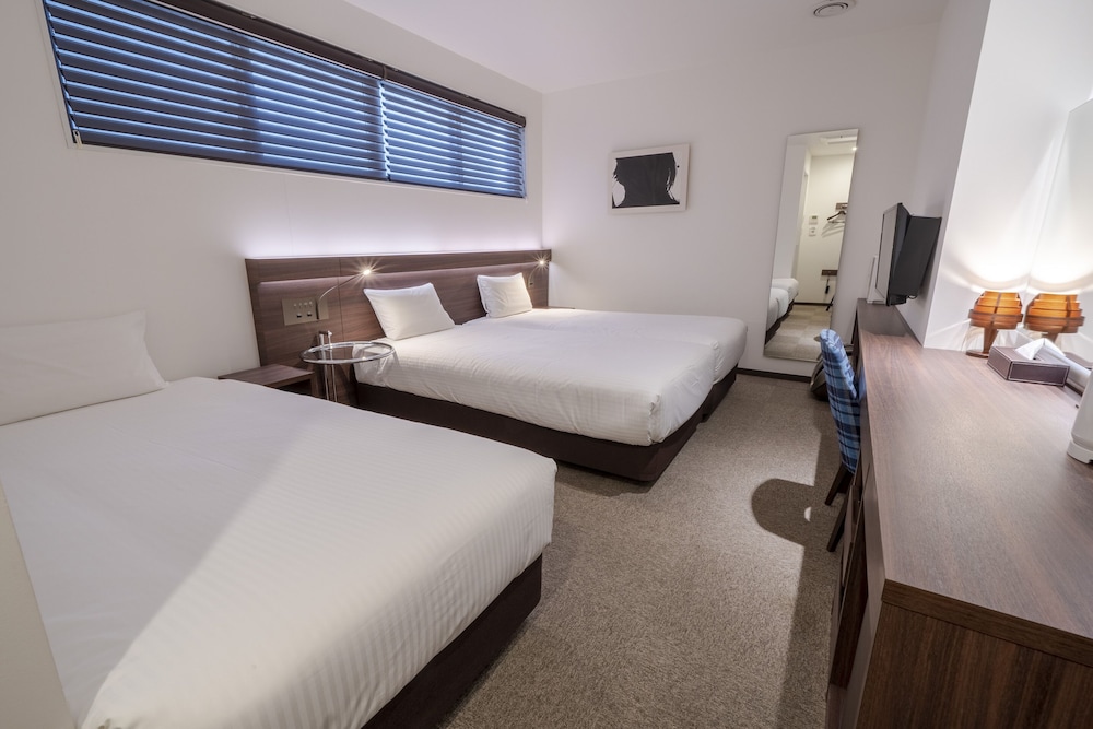 ROOM, TRIPLE