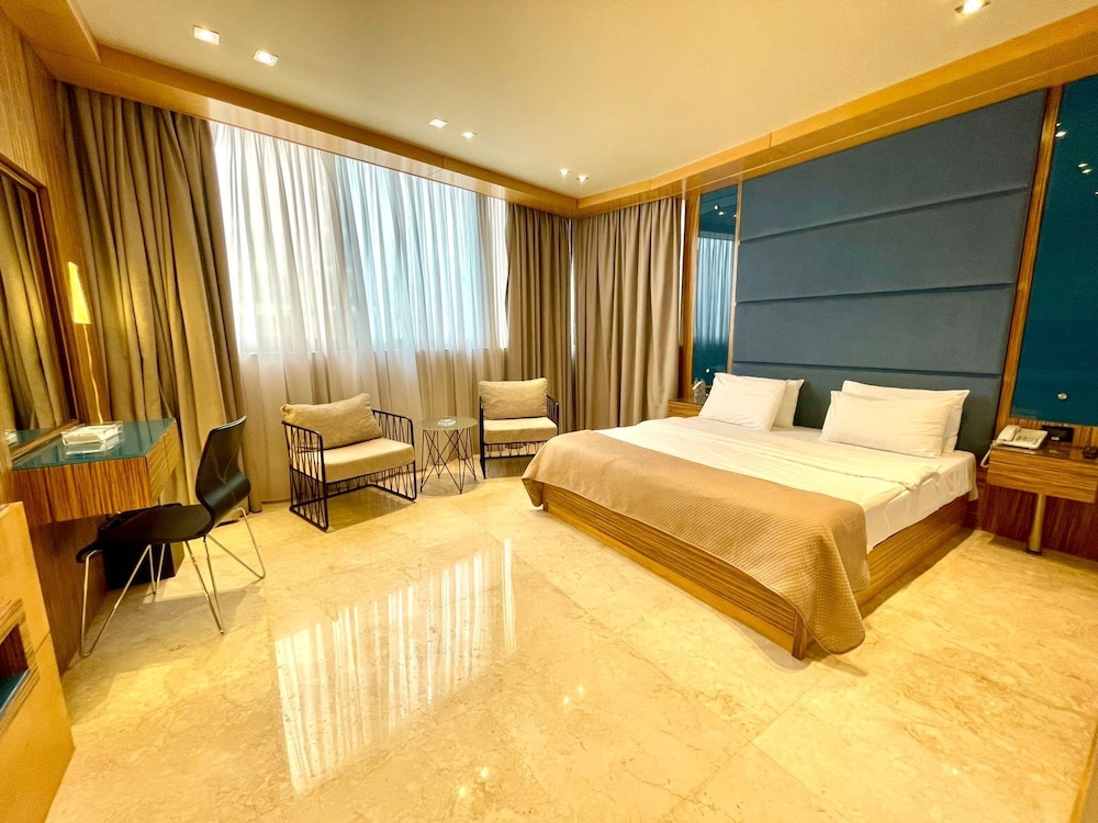 1 BEDROOM, STANDARD