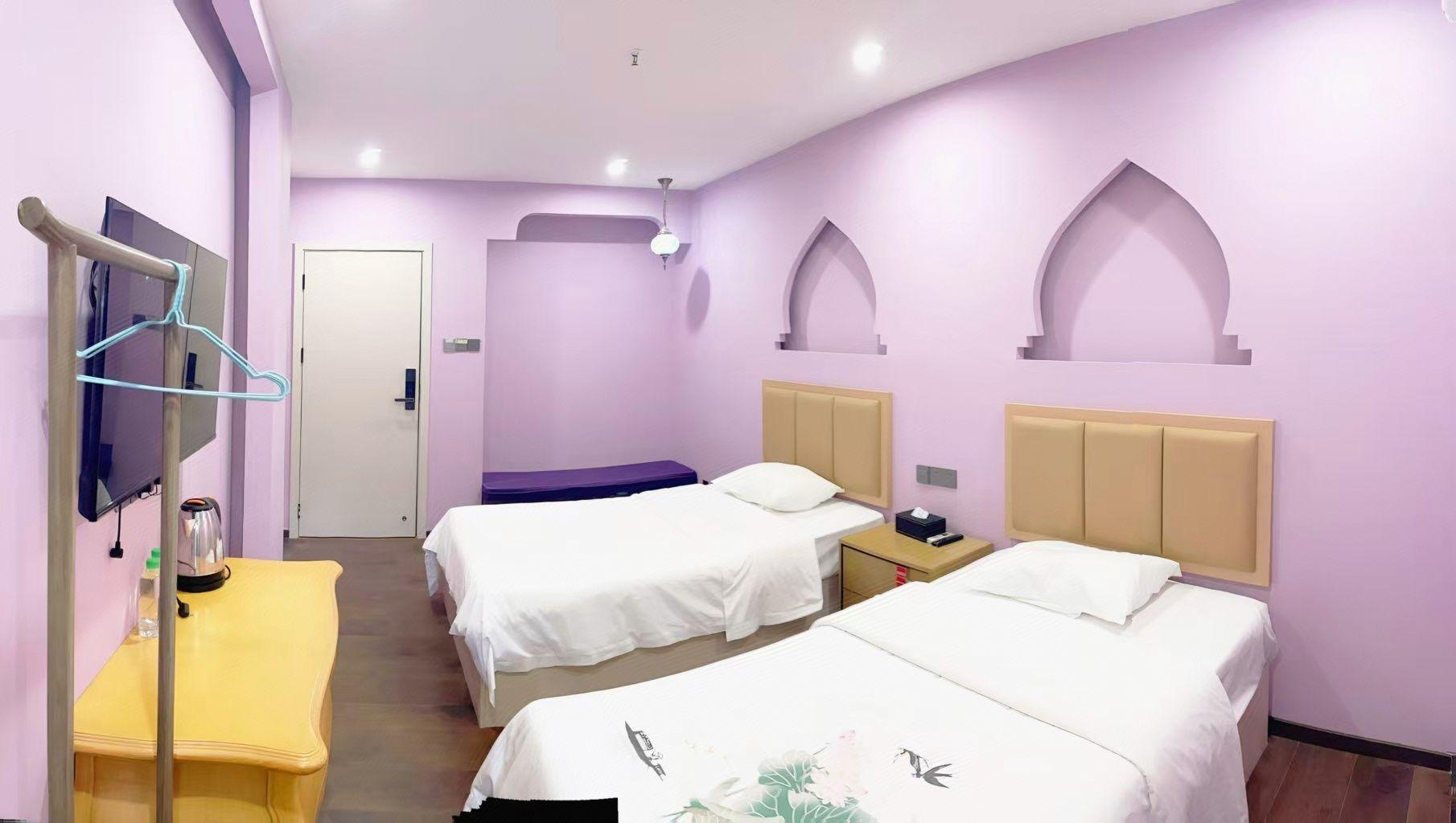 Elegant, Twin Beds