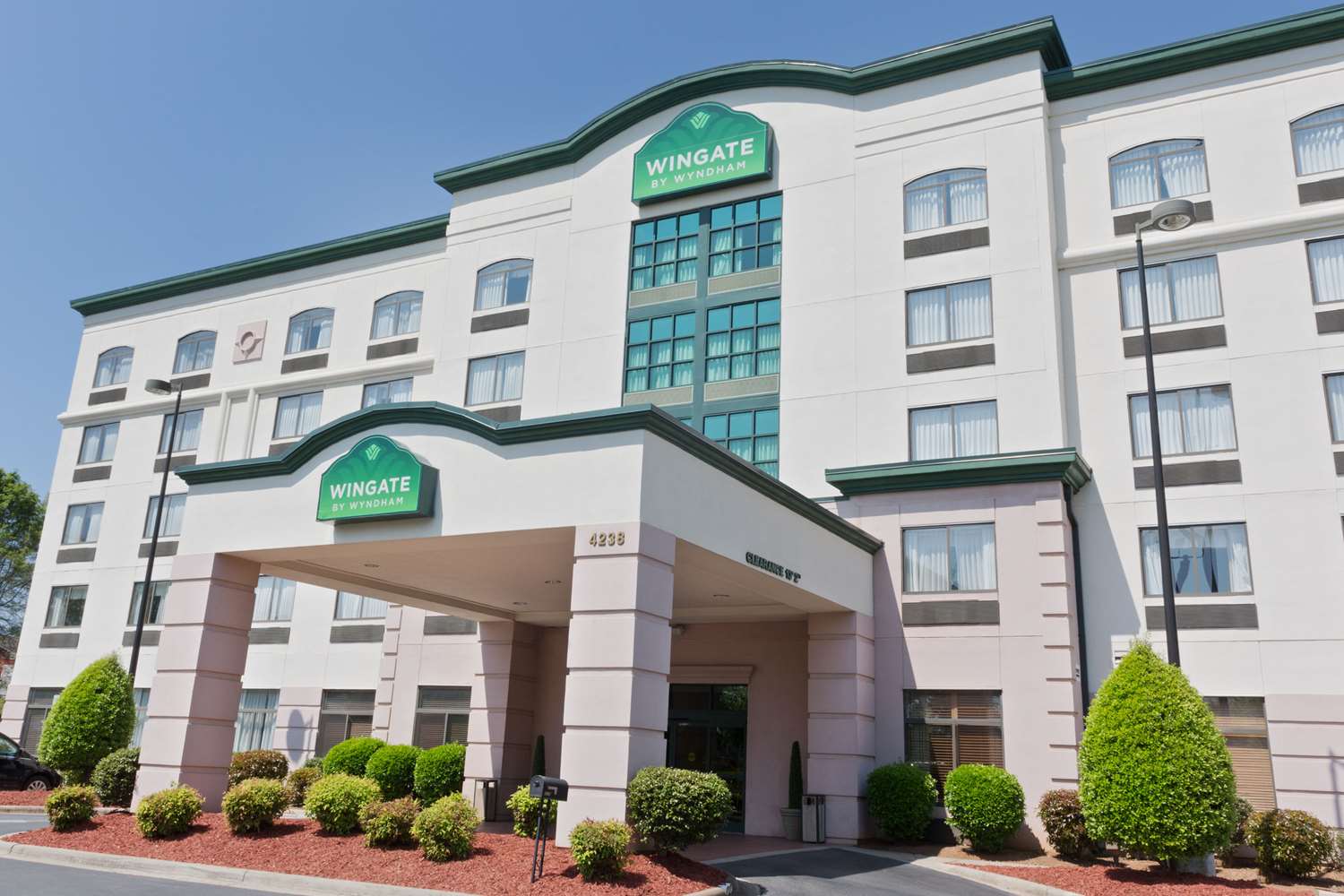 Wingate By Wyndham Charlotte Airport 2/23